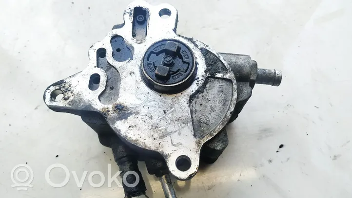 Volkswagen Touran I Vacuum pump 03G145209