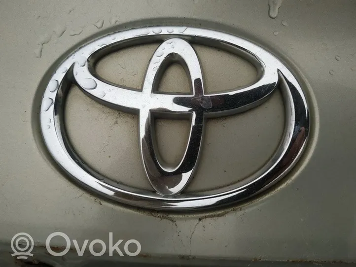 Toyota Avensis T250 Manufacturer badge logo/emblem 