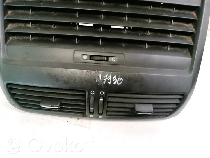 Fiat Croma Grille d'aération centrale B816