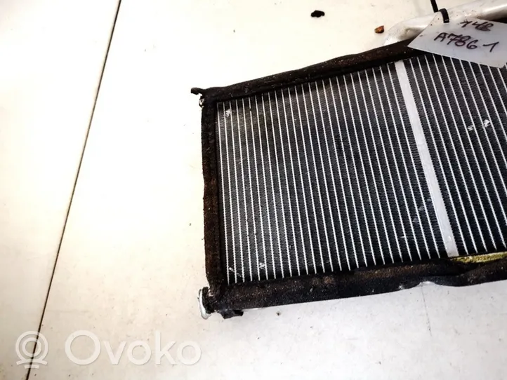 Audi A6 S6 C6 4F Radiateur de chauffage 