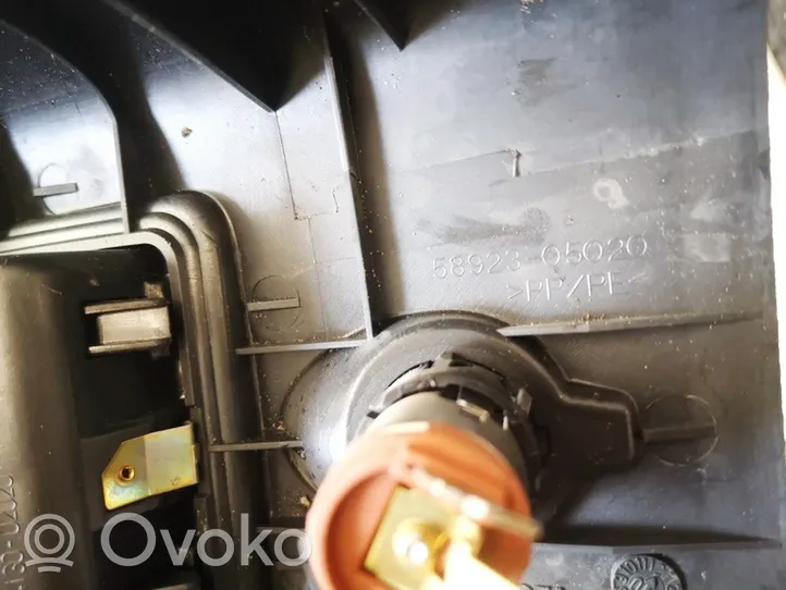 Toyota Avensis T250 Popielniczka deski rozdzielczej 5892305020