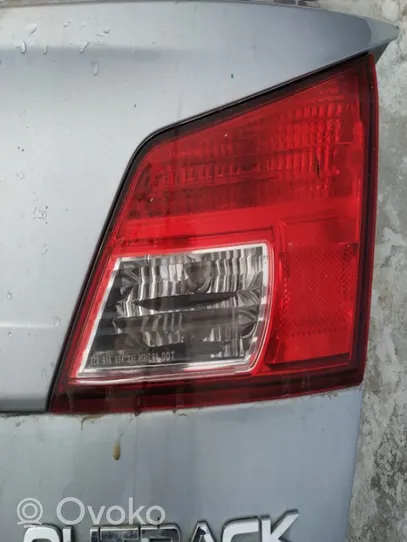 Subaru Outback Lampy tylnej klapy bagażnika 