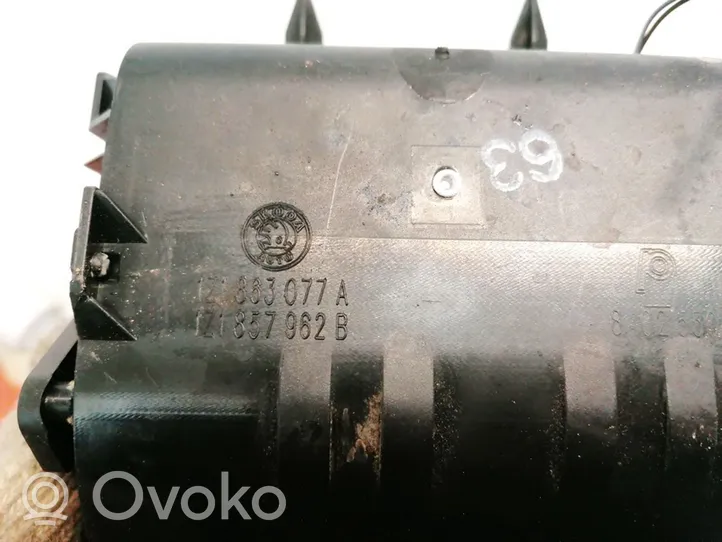 Skoda Octavia Mk2 (1Z) Peleninė panelėje 1Z1857962B