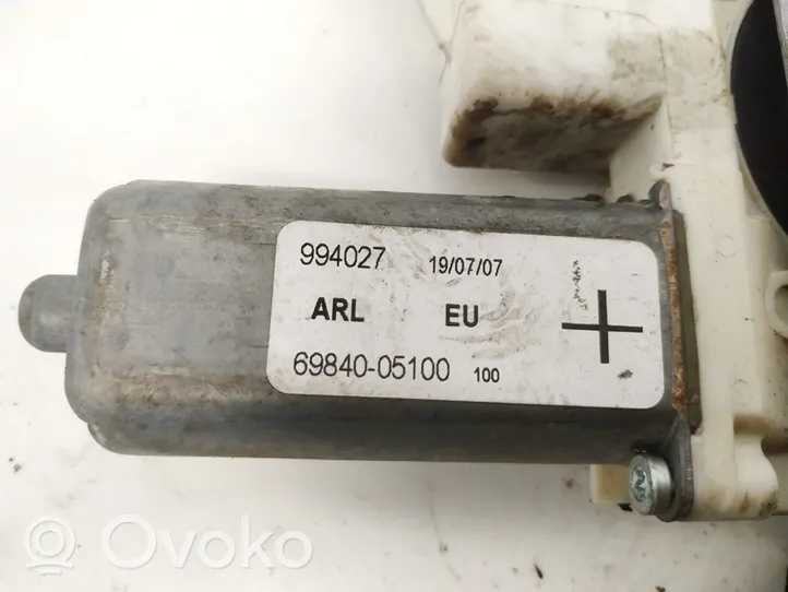 Toyota Avensis T250 Moteur de lève-vitre de porte arrière 6984005100