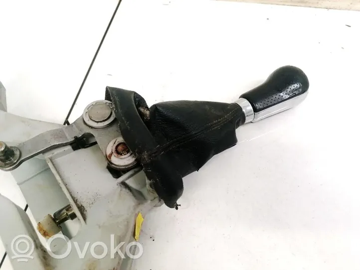 Toyota Avensis T220 Gear selector/shifter (interior) 