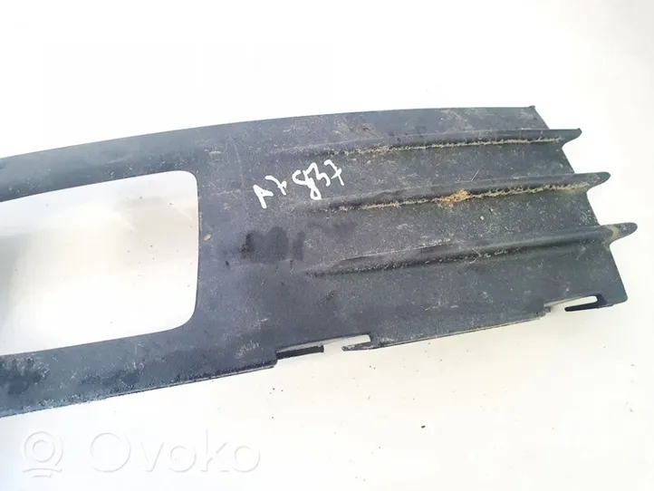 Volvo V50 Grille inférieure de pare-chocs avant 30655884