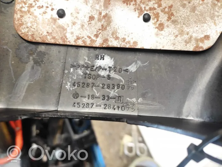 Toyota Avensis Verso Ohjauspyörän pylvään verhoilu 4528728390