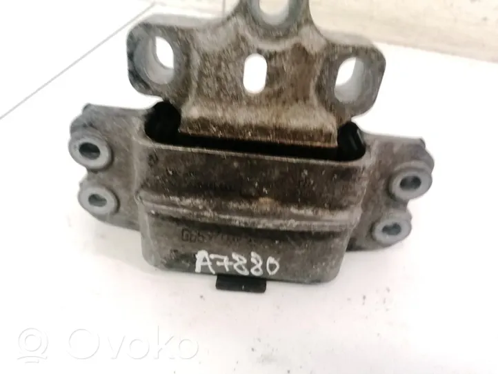 Volkswagen Tiguan Engine mount bracket 3G0199555