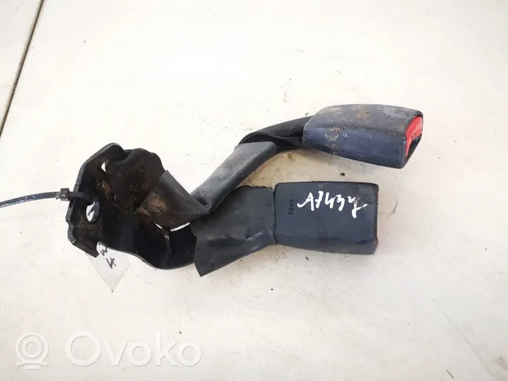 Toyota Avensis T250 Middle seatbelt buckle (rear) 