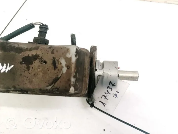 Toyota Avensis T250 Główny cylinder hamulca 25113479