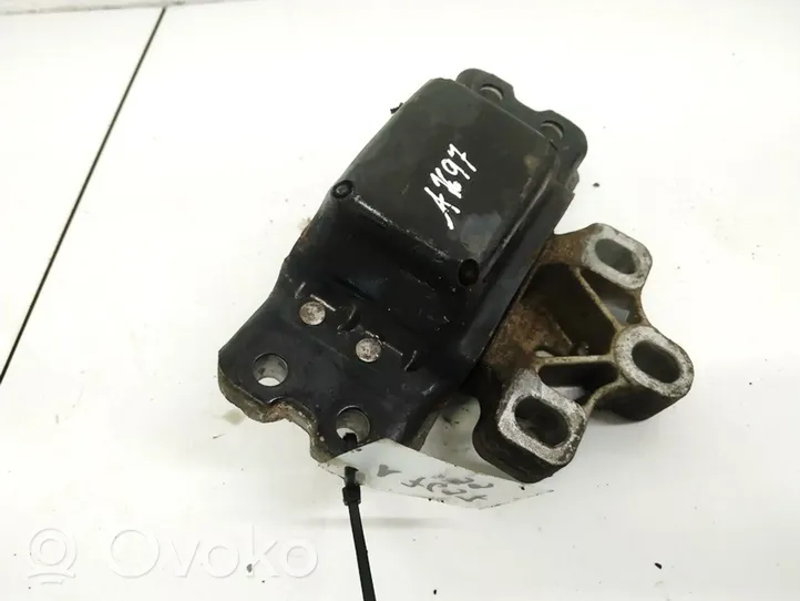 Volkswagen Jetta V Supporto di montaggio del motore 1K0199555