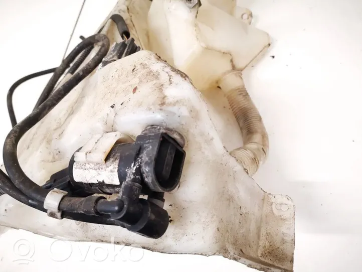 Volvo V50 Windscreen/windshield washer pump 021168