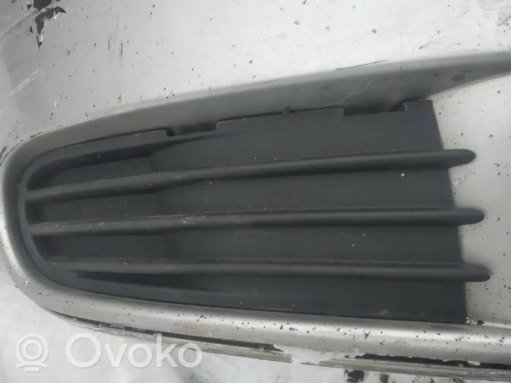 Volvo V50 Etupuskurin alempi jäähdytinsäleikkö 