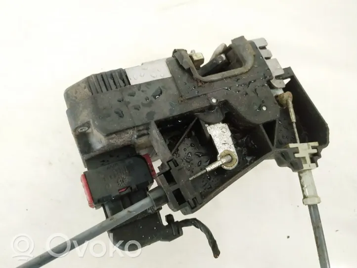 Opel Astra F Front door lock 90561154