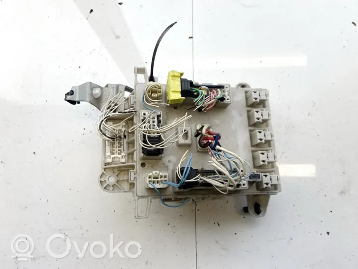 Toyota RAV 4 (XA20) Skrzynka bezpieczników / Komplet 0597