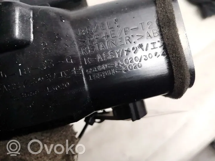 Toyota Corolla Verso E121 Dysze / Kratki środkowego nawiewu deski rozdzielczej 5565013020