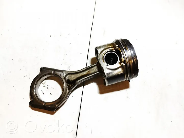 Subaru Legacy Piston avec bielle 