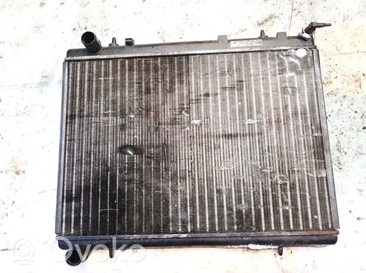 Citroen C4 I Radiateur de refroidissement 572974