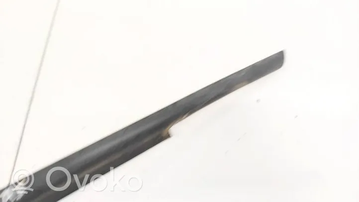 Opel Meriva A Front door glass trim molding 