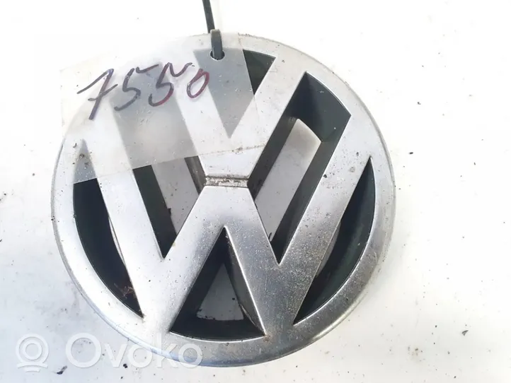 Volkswagen PASSAT B5 Valmistajan merkki/logo/tunnus 3b0853601