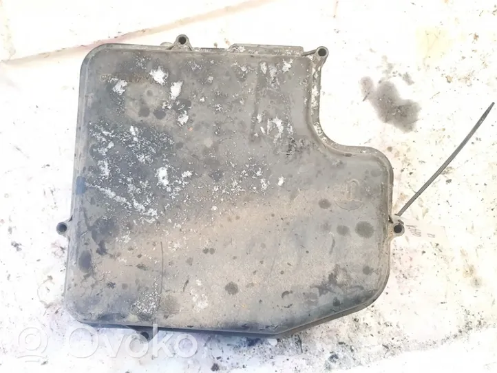 Volkswagen PASSAT B5 Fuse box cover 