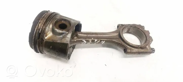 Volvo V70 Piston with connecting rod F051