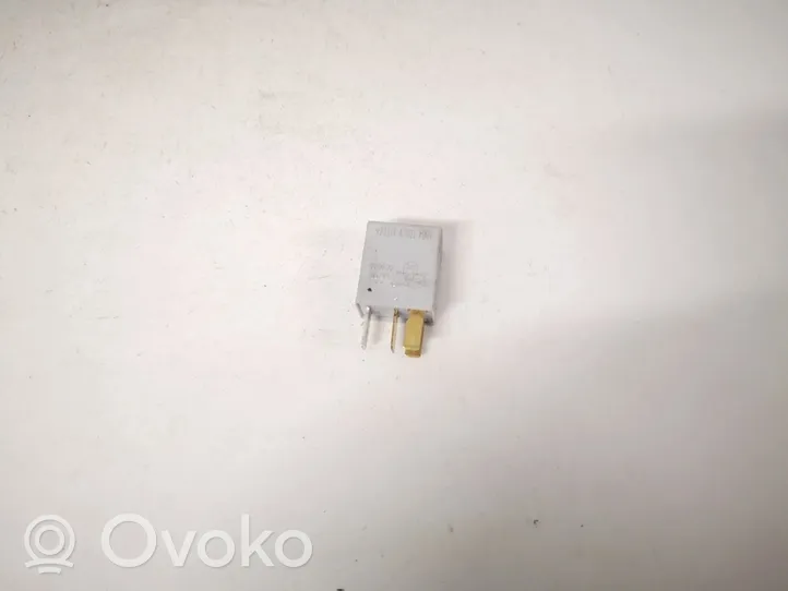 Toyota Avensis T270 Other relay 9008087019