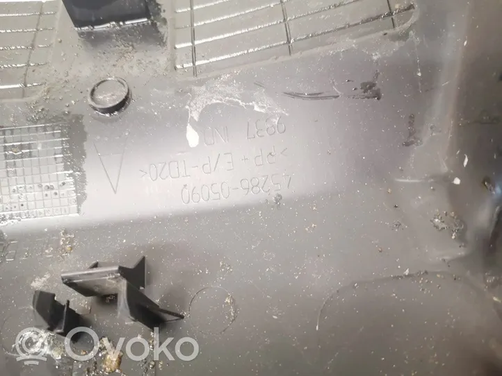 Toyota Avensis T270 Ohjauspyörän pylvään verhoilu 4528605090