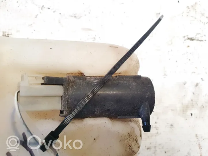 Daihatsu Terios Tuulilasi tuulilasinpesimen pumppu 