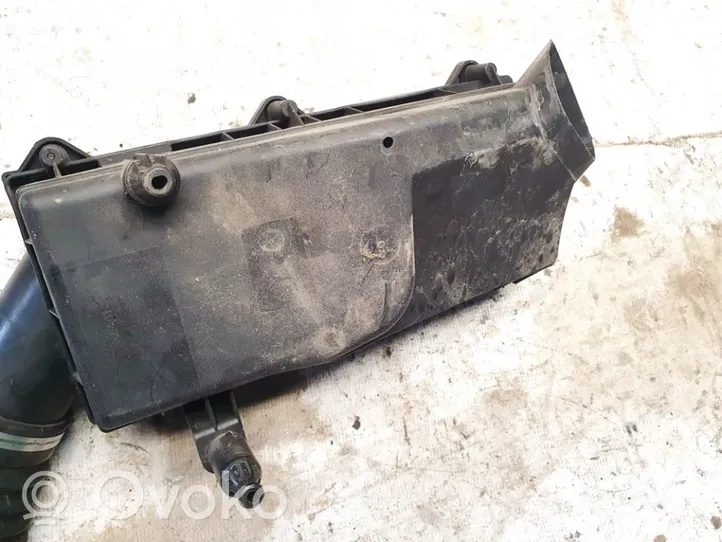 Ford Mondeo Mk III Air filter box 