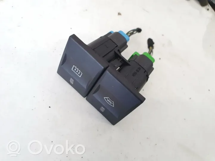 Ford Mondeo Mk III Windscreen/window heater switch 1s7t18k574aa