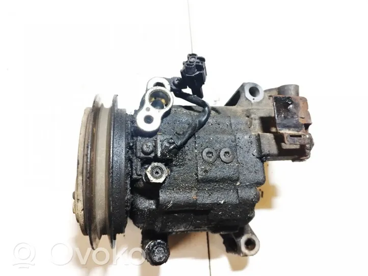 Nissan X-Trail T30 Ilmastointilaitteen kompressorin pumppu (A/C) 926005m300