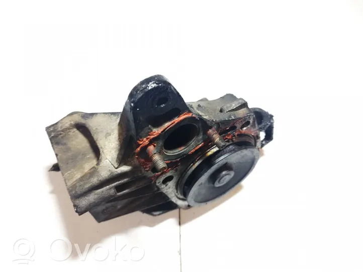 Opel Astra G Water pump 