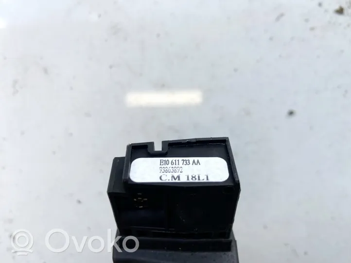 Opel Vivaro Multifunctional control switch/knob E10611733AA