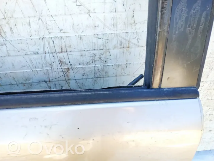 Honda CR-V Listwa / Uszczelka szyby drzwi tylnych 