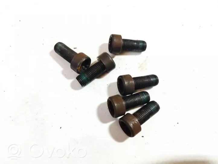 Volkswagen PASSAT B6 Nuts/bolts 