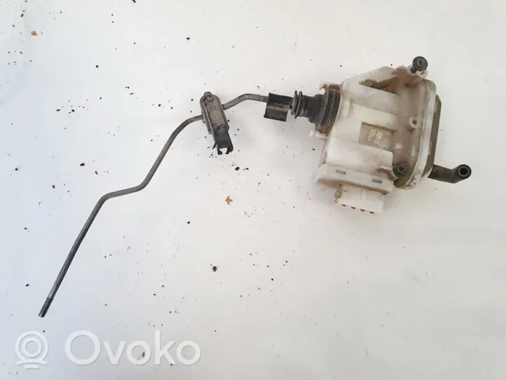 Volkswagen PASSAT B3 Keskuslukituksen alipainepumppu 357862153h