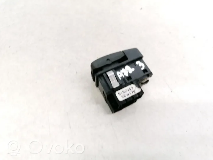 Volvo S70  V70  V70 XC Windscreen/window heater switch 9162952