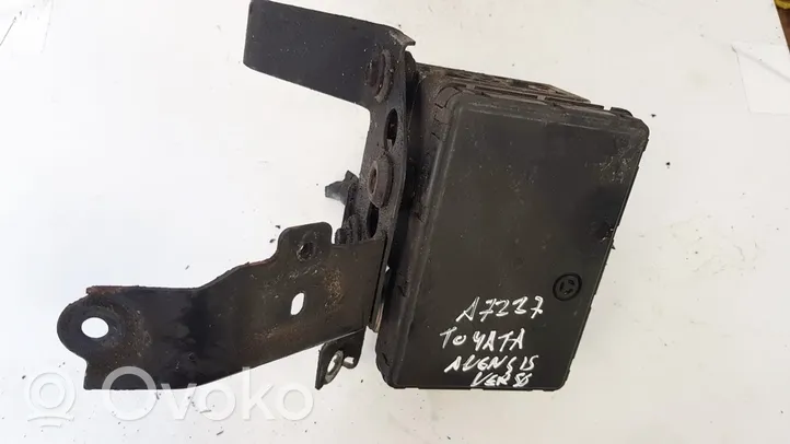 Toyota Avensis Verso ABS-pumppu 4451044050