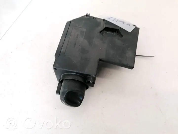 Mercedes-Benz E W210 Interruptor de luz 2105450104