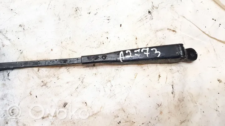 Honda Civic Front wiper blade arm 