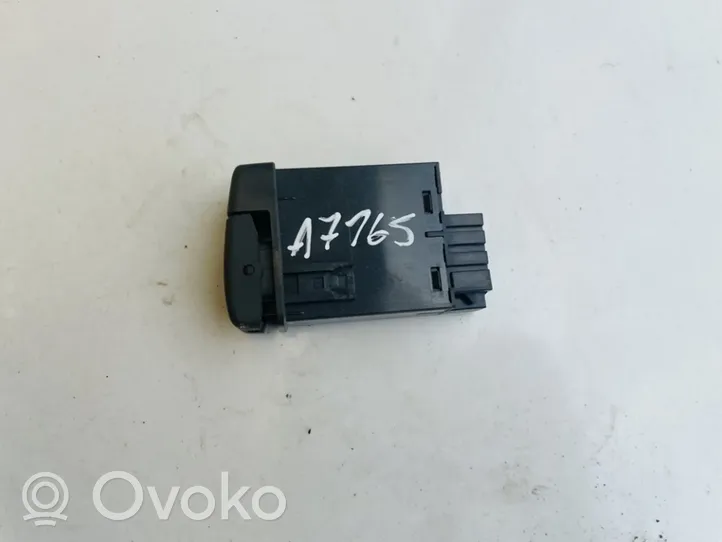 Volvo S70  V70  V70 XC Interrupteur antibrouillard 9148994