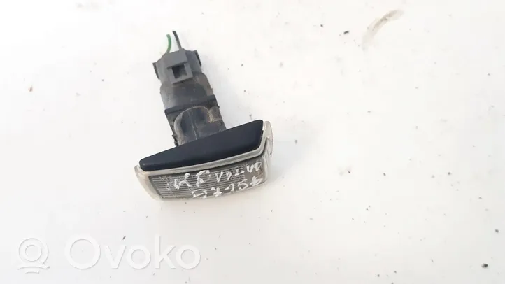 Volvo S70  V70  V70 XC Front fender indicator light 6r0142631