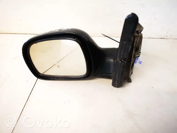 Chrysler Town & Country III Front door electric wing mirror e1010451