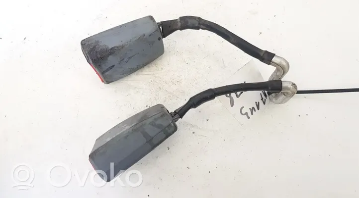 Citroen C5 Klamra środkowego pasa bezpieczeństwa fotela tylnego 33013593