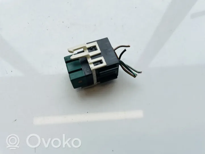 Mercedes-Benz Vaneo W414 Other relay 0025420319