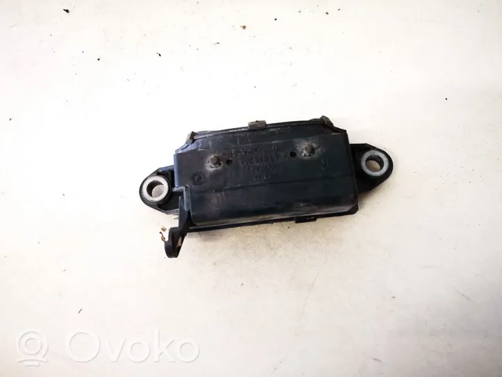 Audi A4 S4 B5 8D Etuoven ulkokahva 4a0839206