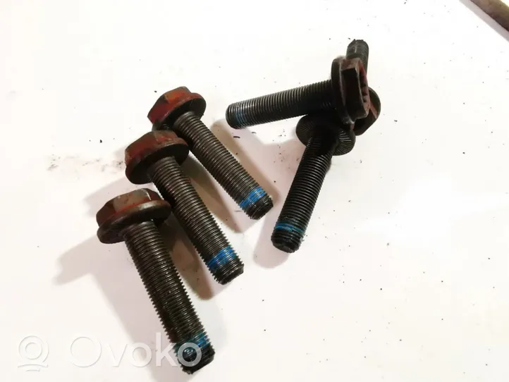 Volkswagen PASSAT B5 Nuts/bolts 
