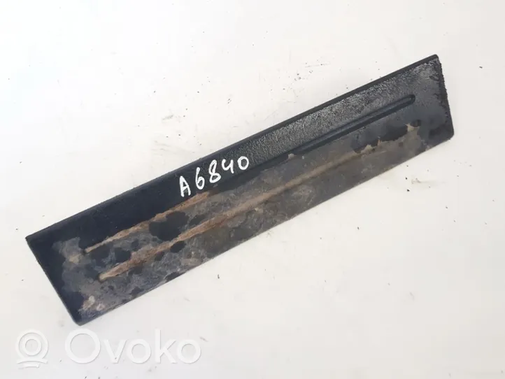 KIA Sorento Takaoven kynnyksen suojalista 858733e000