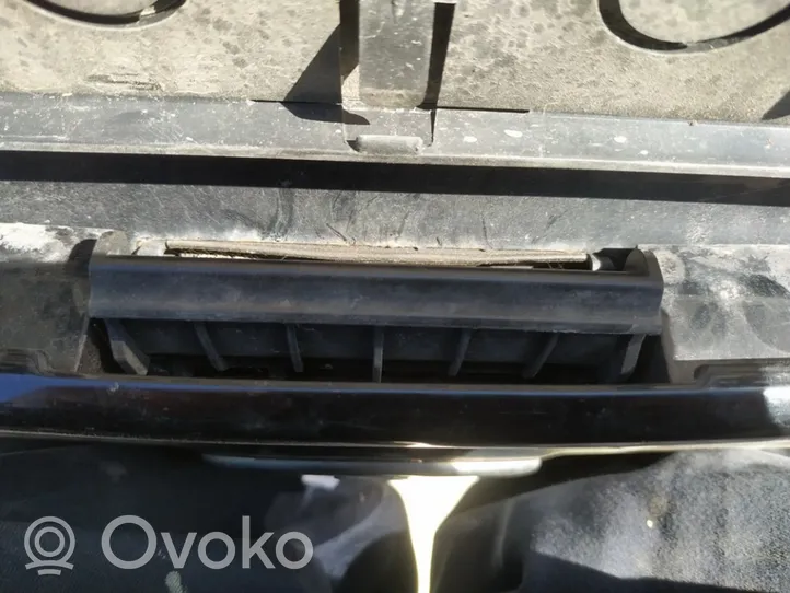 Toyota Corolla E120 E130 Uchwyt / Rączka zewnętrzna otwierania klapy tylnej / bagażnika 